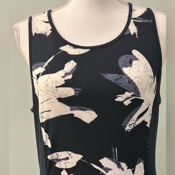 Banana Republic Blue and White Floral Sleeveless Dress - Picture 3 of 12